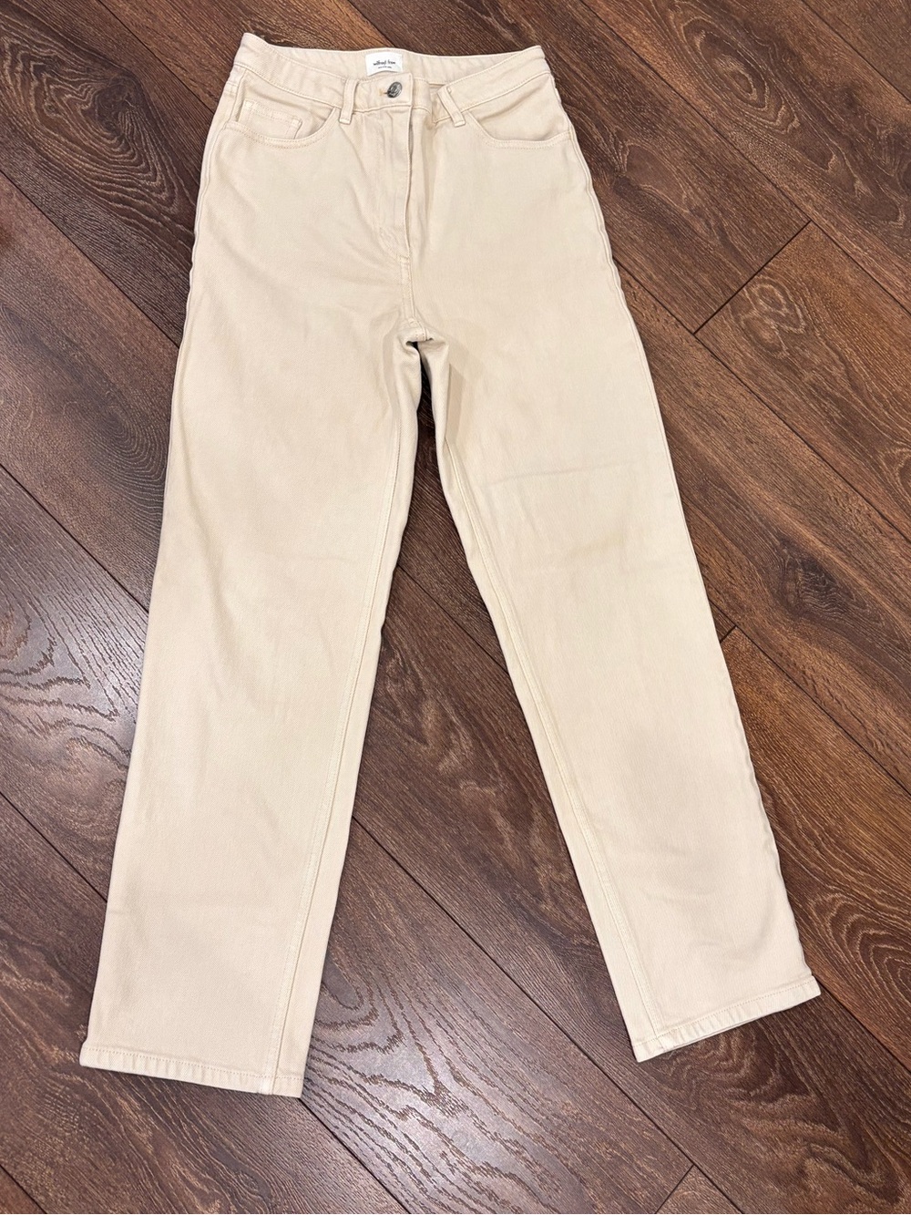 Wilfred Straight Leg Jeans in Cream